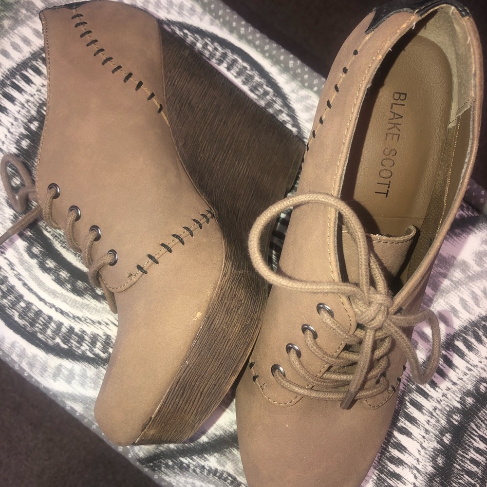 Super cute pump wedges💗